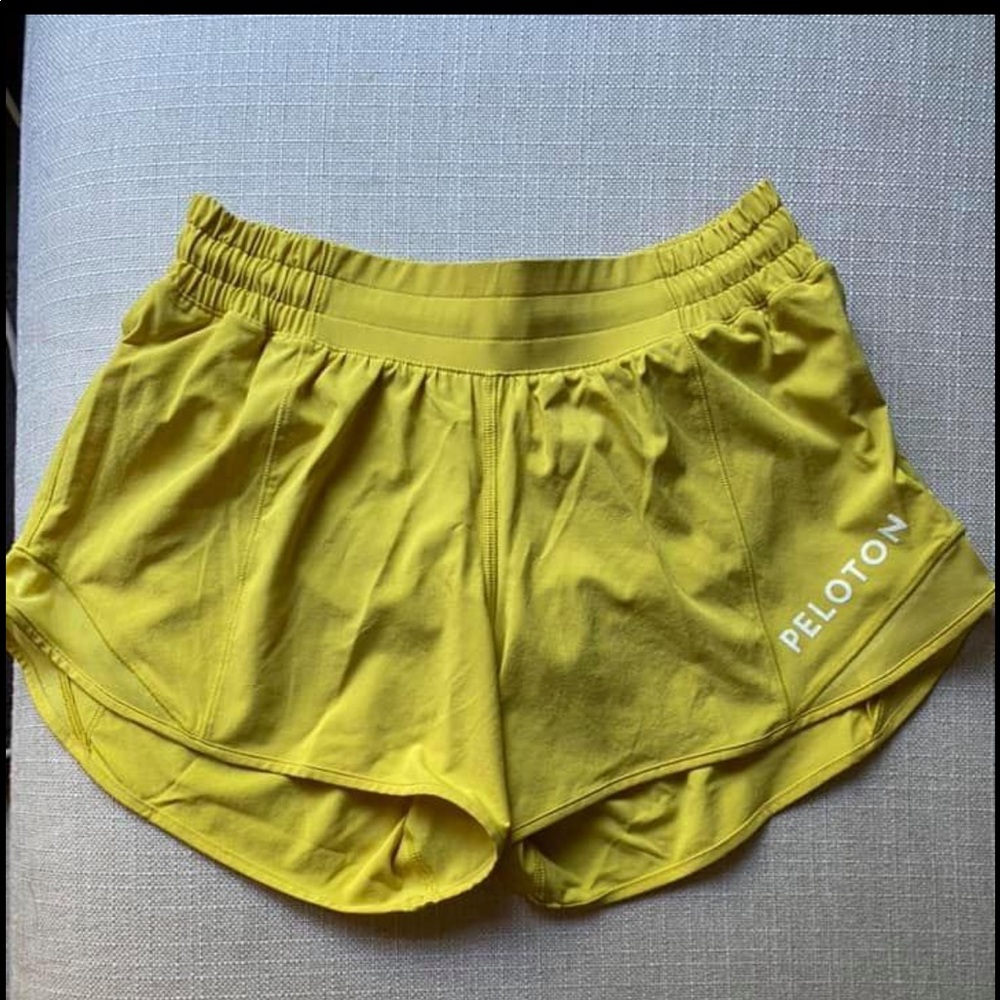 Peloton Lululemon hotty hot short 4” size 10